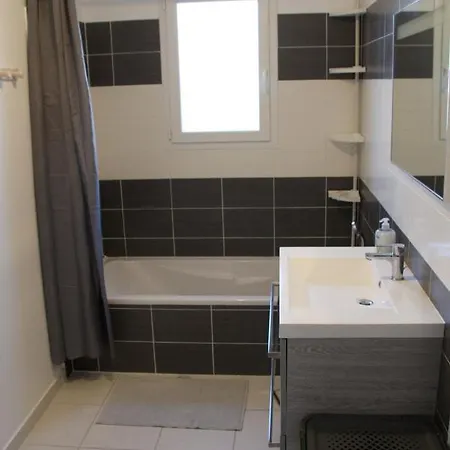 Les Lauriers De Lomagne *